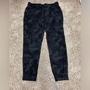 Lululemon Ready To Rulu Jogger! Fantastic condition.(Cropped) Camo
